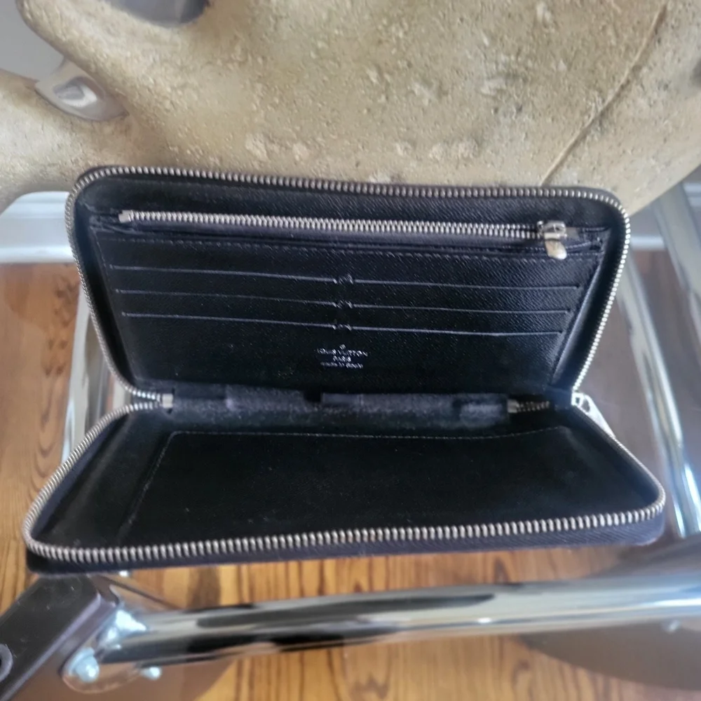 Louis Vuitton Damier Graphite Zippy Extra Large Organizer. Authentic..